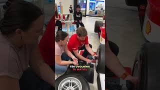 Měnění kola na Speed car show v Mercury ! #holkynagridu #motorsport #formule