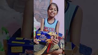 আমার দিদা পুরুলিয়া থেকে কি কি দিয়ে পাঠিয়েছে দেখো। 