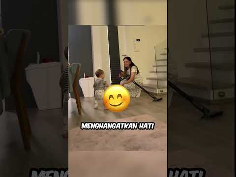 Ibu Tanpa Sengaja Merekam Langkah Pertama Bayinya 🥰
