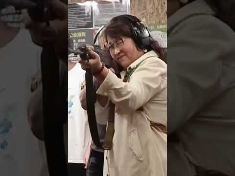 全自动AK47超绝体验 #伊尔库茨克射击 #伊尔库茨克靶场 #射击俱乐部 #俄罗斯 #国外合法拍摄国内请勿模仿