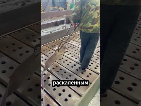 Работник месяца на ужасном производстве