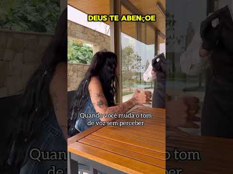 ANA CASTELA MOSTRA COMO AS PESSOAS MUDAM A VOZ EM DETERMINADA SITUAÇÕES