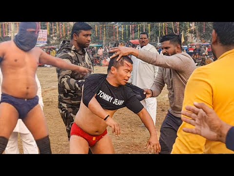 रेफरी ने बचाई देवा थापा की जान और कपड़े भी फाड़ डाले दुश्मनो ने/deva thapa ki kushti dangal