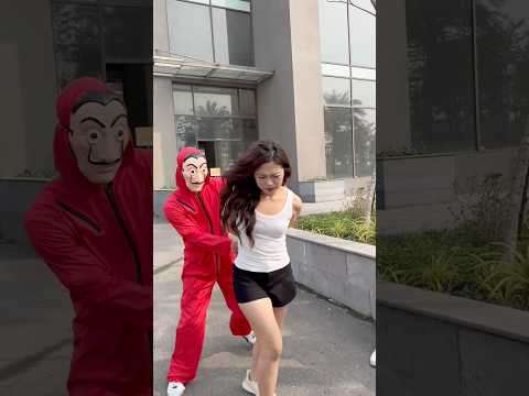 Money Heist vs Police 8 #moneyheist #parkour #police #escape #shorts #cpro98