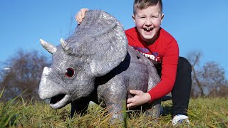 How to make a Jurassic World Triceratops
