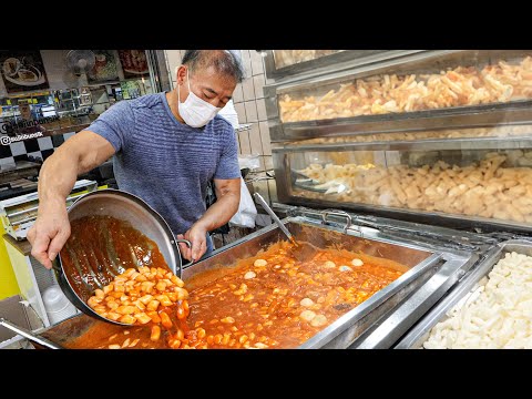 치즈 없는 치즈맛 떡볶이?! 23년 전통 근육맨 사장님의 초대형 철판 떡볶이 / Amazing spicy rice cake Tteokbokki / korean street food