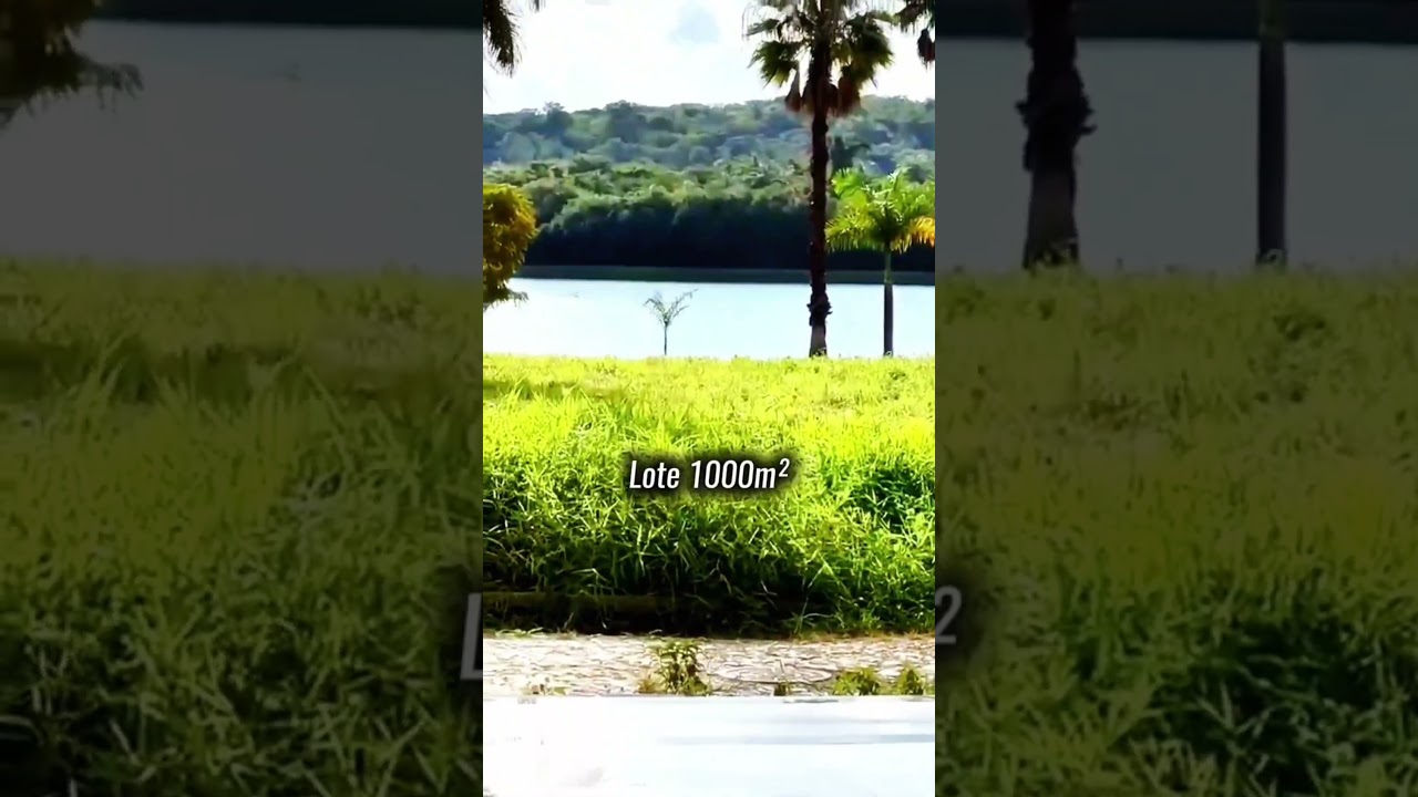 Casa Alto Padrão À VENDA em Condomínio Fechado com 3 lagoas, com muita natureza em um lugar muito tranquilo de se morar.  📌 Destaques: ✅ Lote de 1.000m² ✅ Área construída de 240m² 🔹 Uma bela Casa com área de lazer 🔹 Piscina com Hidromassagem 🔹 Quintal Gramado 🔹 Casa com 3 quartos sendo uma suíte, uma com closet 🔹Cozinha com bancada de porcelanato 🔹 Sala para dois ambientes com pé direito alto 🔹 Banheiro social 🔹 Banheiro externo 🔹 Varanda 🔹 Lavanderia 🔹 Despensa 🔹 4 vagas de garagem