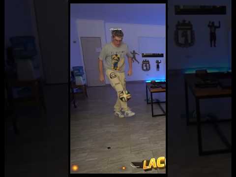 DAVO haciendo jueguitos #davo #davooxeneize #lacobraaa #boca #bocajuniors #pelota #jueguitos #messi