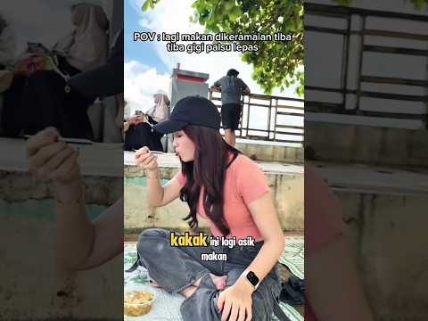 Ketika Gigi Palsu Kakak Ini Copot Saat Makan