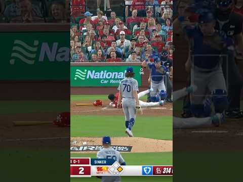 INSANE Sacrifice Bunt! π¬