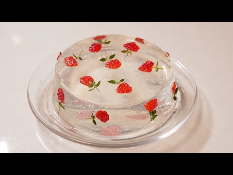 透明すぎて見えなかったらごめんなさい。透明のいちごのお花ケーキ Let's make a beautiful transparent strawberry cake