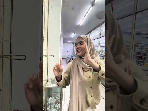 Maksain hujanan buat ngikutin istri yang fomo🤣🤣
