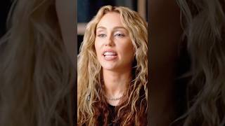 #MileyCyrus reveals why she dropped “Cyrus” after Dolly Parton’s burial#shorts   #DollyParton #name