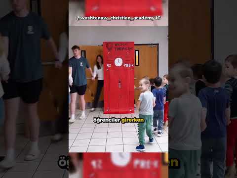 Zaman Makinesiyle Mezuniyet Kutlayan Öğretmenler 🥇