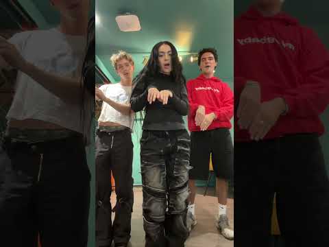 Charli XCX & Troye Sivan ATE the Apple Dance 🍏