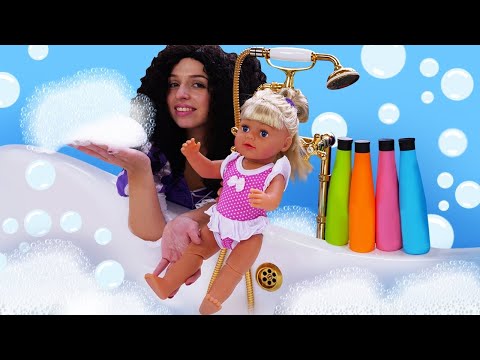 Kız videoları - Şımarık prensesler ile banyo yapma oyunları! Prenses oyun videoları