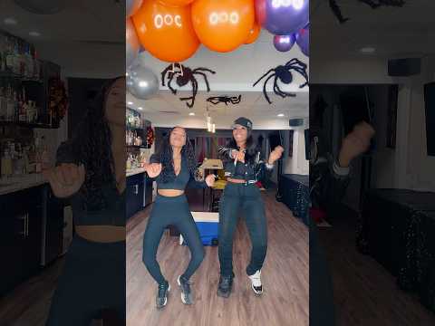 Mama came out of retirement for this one 😅🔥 @mamaandkenn #momanddaughter #viral #dance #dancetrend