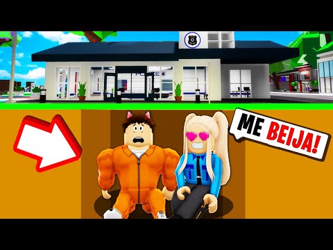 A POLICIAL LINDA me PRENDEU na PRISÃO SECRETA só para me BEIJAR! Historinhas Brookhaven 🏡Rp Roblox