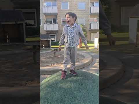 ياترى علي نط على كلن🤔 #سناء_سيلا_علي #حملة_توصيل_القناة_100000_مشترك