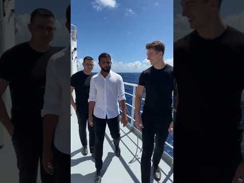 অনেকদিন ধরেই ইচ্ছে ছিল লাইট হাউজের পাশ দিয়ে জাহাজ গিলে গিয়ে দেখার!!! #viralvideo #shorts #viral