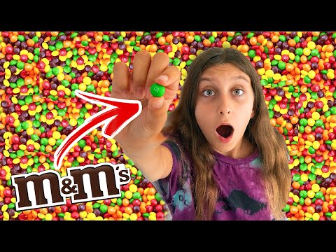 Si ENCUENTRAS el M&M en la piscina de SKITTLES ganas $1000