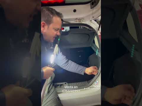 Cómo desmontar piloto trasero Ford fiesta para cambiar 💡 bombilla