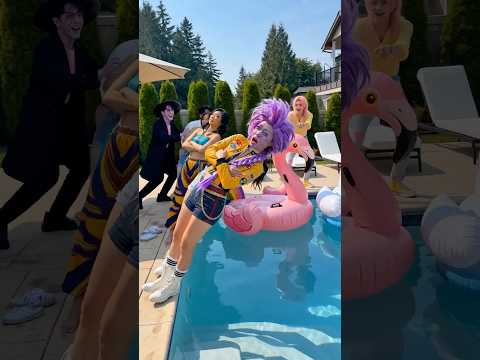 Rumi And Friends At The Pool ๐คฃ #kpop #kpopdemonhunters