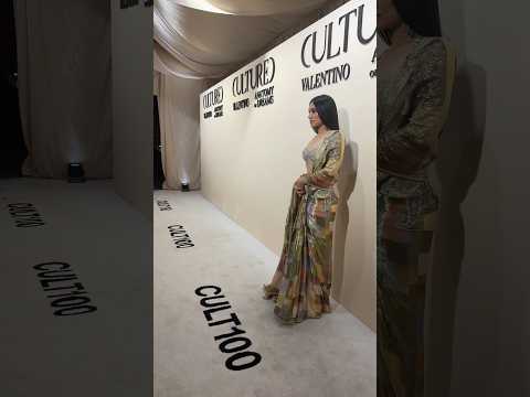 Drape in ART omg๐ผ๏ธ๐จ #fashiontrends #bollywood @valentino.beauty @vaseline @CulturedMag โโ