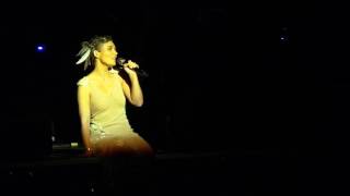 Clare Bowen - when the right one comes along - Manchester O2 apollo 17-6-17 Nashville