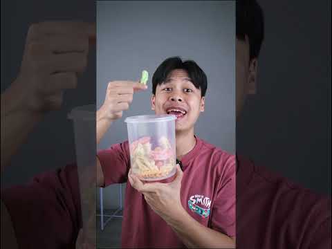 Bikin Outfit dari Kerupuk Rantai