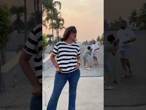 oora therinjikitte | padikathavan | Rajini songs #shortsvideo #comedy #shortvideo