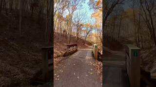 Meramec Greenway: Rock Hollow Trail in St. Louis, Missouri in the fall 🍁