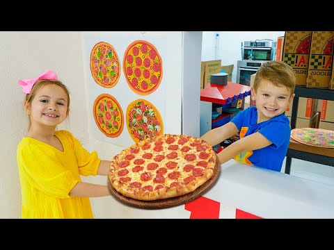 As crianças aprendem a cozinhar pizza e outras aventuras infantis engraçadas