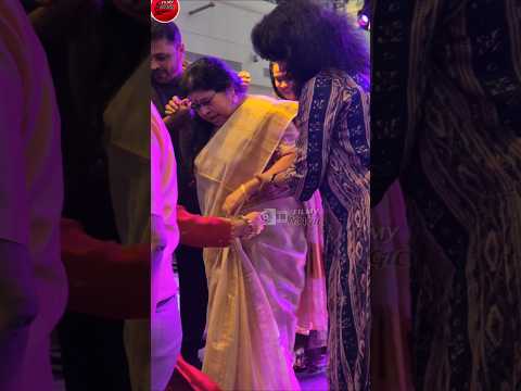 ശ്രീശാന്തിന്റെ അമ്മയെ കൈപിടിച്ച് ഇറക്കുന്ന മരുമകൾ❤️#sreesanth #mother #family