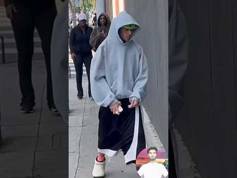 Justin's walking style is so pretty 🤩😍 #justinbieber