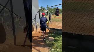 elian entrando en la academia del niche