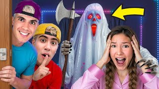 BROMA A MI AMIGA FANTASMAS EN SU CASA !!