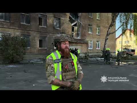 Вибухотехніки столичної поліції вилучили нездетоновану бойову частину ударного БпЛА, яким ворог вранці атакував будівлю школи