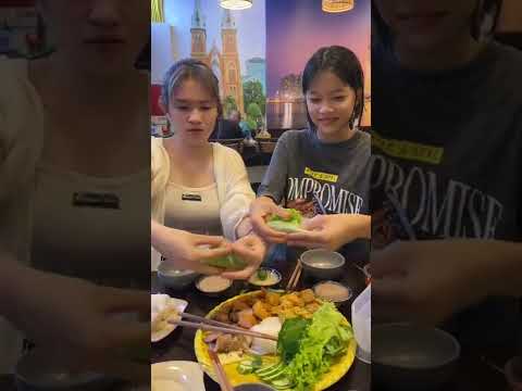 Đi ăn bún đậu mắm tôm cùng Kim Ngân và Quỳnh Trân