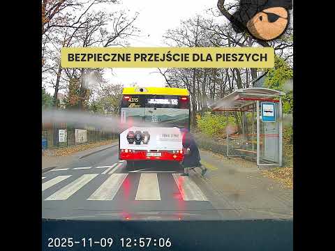 "Bezpieczne" przejście dla pieszych w Warszawie.