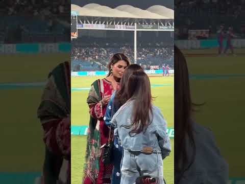 Sana Javed vs Camera man in PSL
