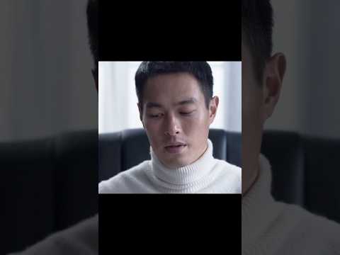 The man just glanced at his fountain pen and knew someone had broken into his room