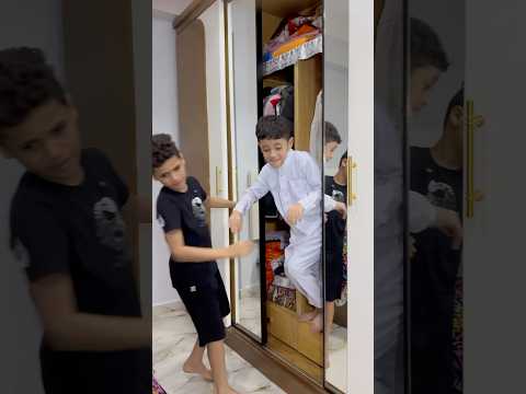 مين اخوه بيعمل معاه كده