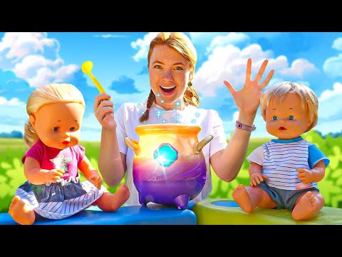 Spielspaß mit Nenuco Puppen. Wir kochen im Zauberkessel. Puppen Video für Kinder