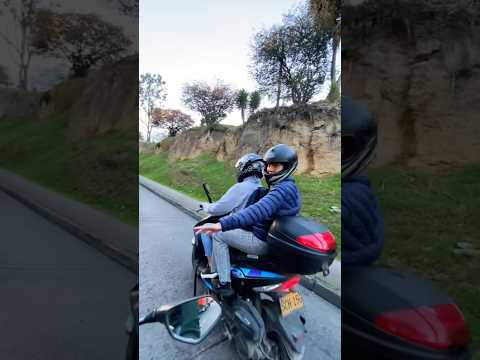 cuando PIENSAS que te quieren dar la mano 😭 #humor #risas #bromas #motos #biker