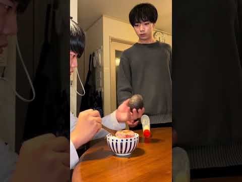 弟が急に生のハンバーグ食いだしたら？ #ドッキリ