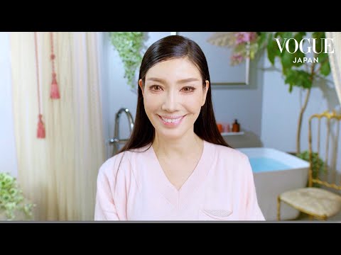 コンプレックスを魅力へ美しい絵のようなメイク。| Beauty Secrets | VOGUE JAPAN