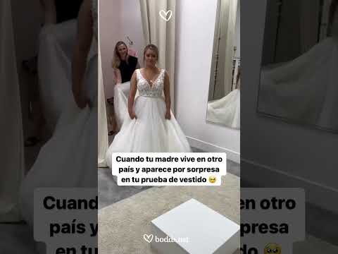 Madre sorprende a la novia en su prueba de vestido ❤️? #shorts #bodasnet #novia #vestidodenovia