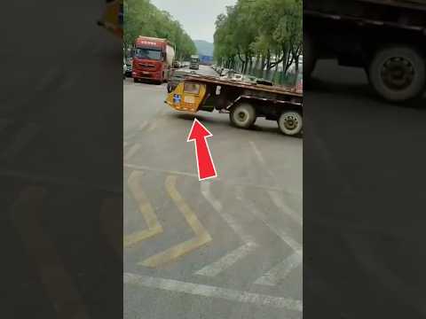 truk ini terlihat seperti trailer berjalan sendiri