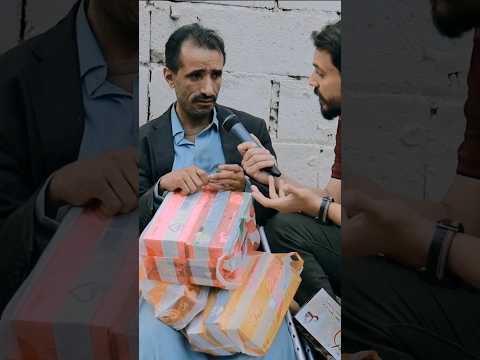 يتمنى يشوف أمه بعد غياب سنه وفجأة تحقق حلمه | شوف كيف يبكي بائع المناديل 🥺😍